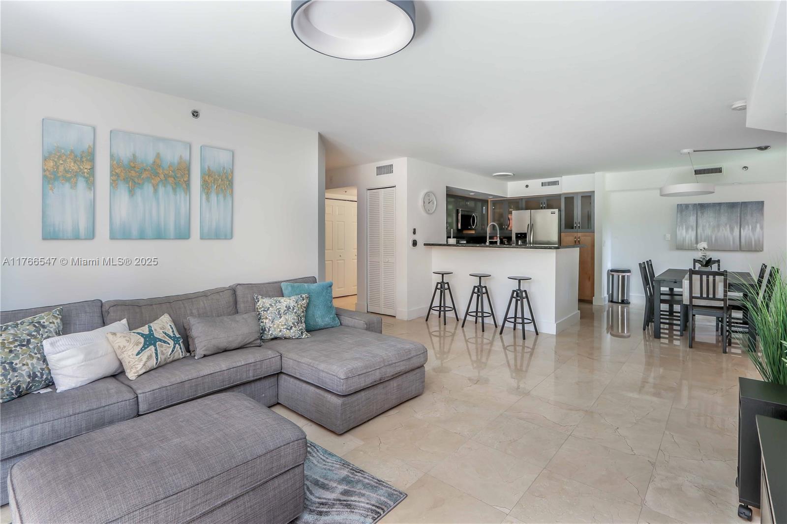 19555 E Country Club Dr #8202, Aventura FL 33180