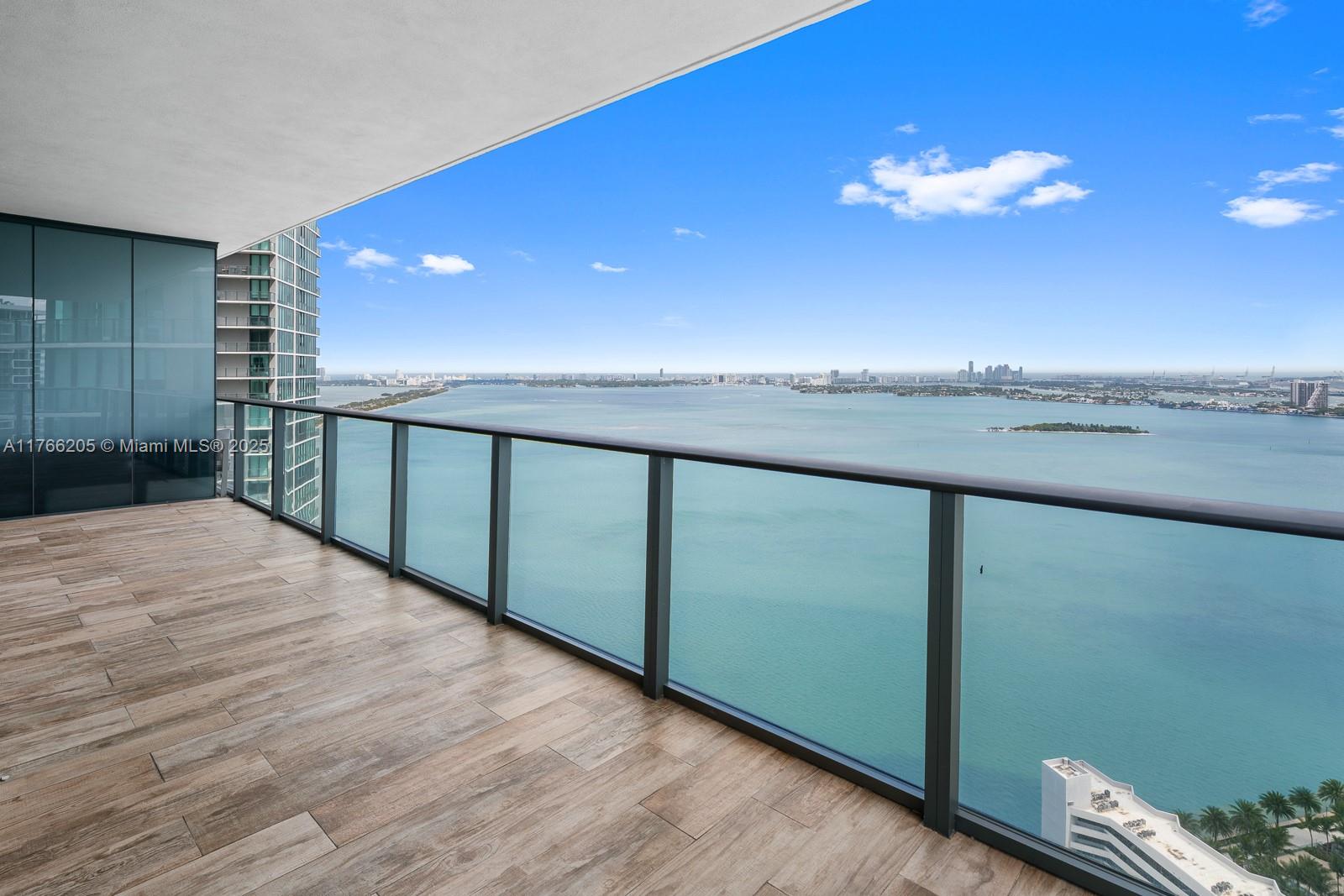 Condo for Sale in Miami, FL