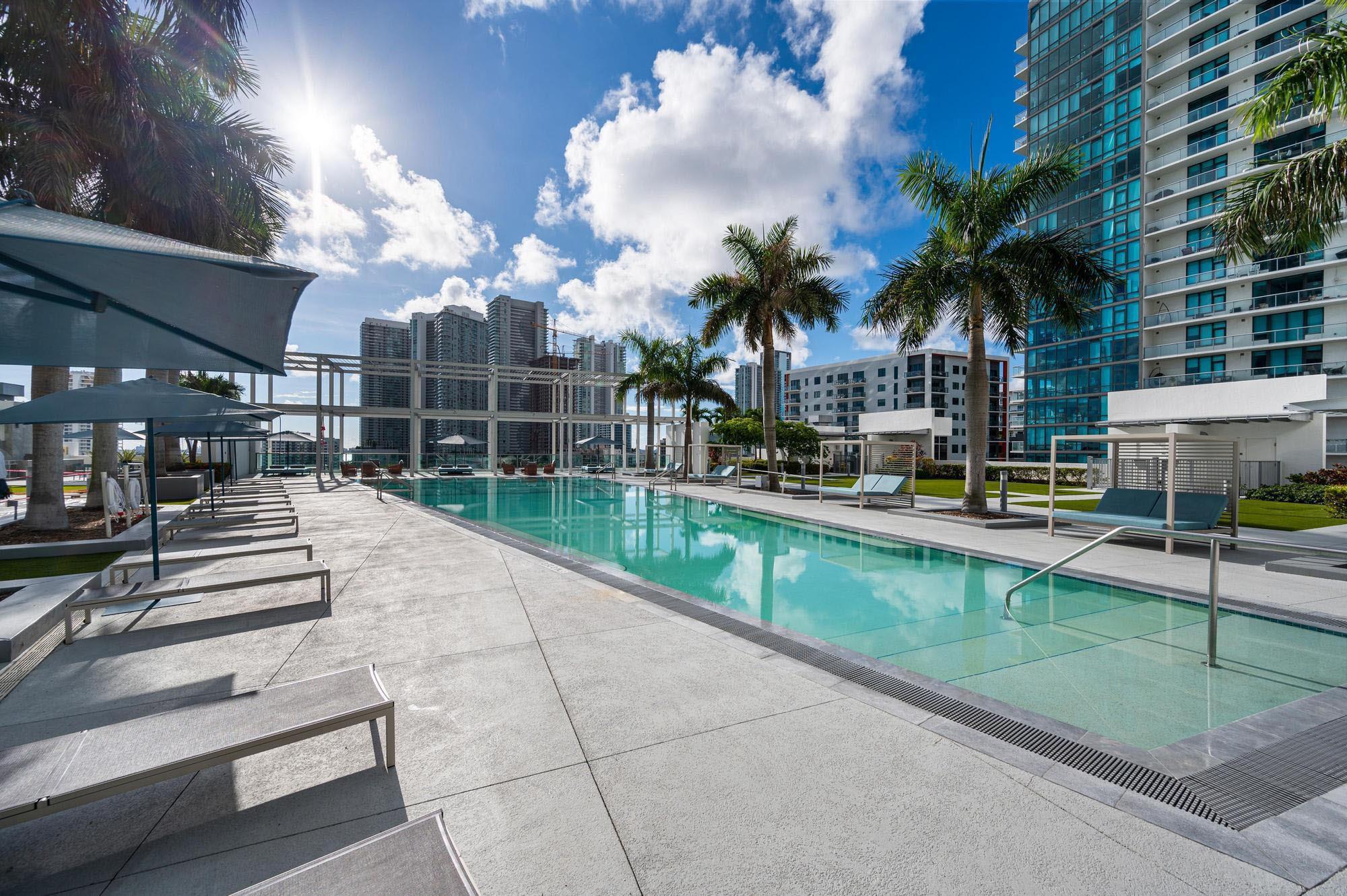 3301 NE 1 Avenue H2605