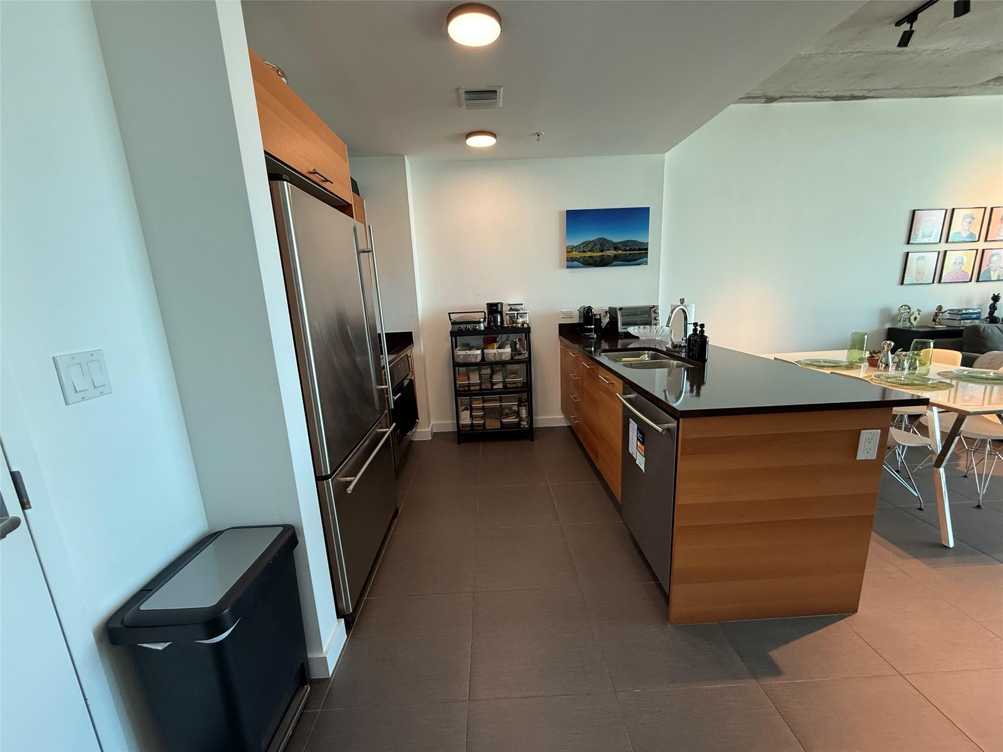 3301 NE 1 Avenue H2605