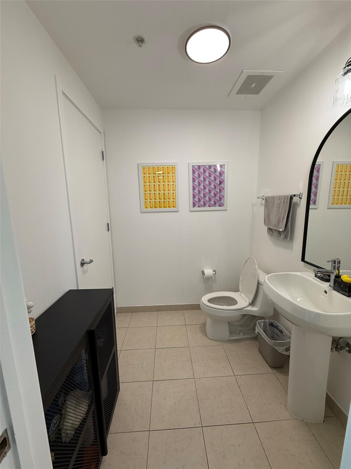 3301 NE 1 Avenue H2605