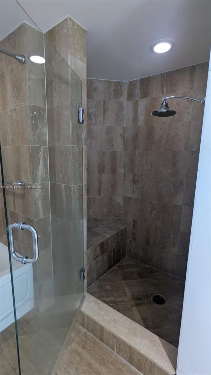 300 S Biscayne Blvd #1408, Miami FL 33131