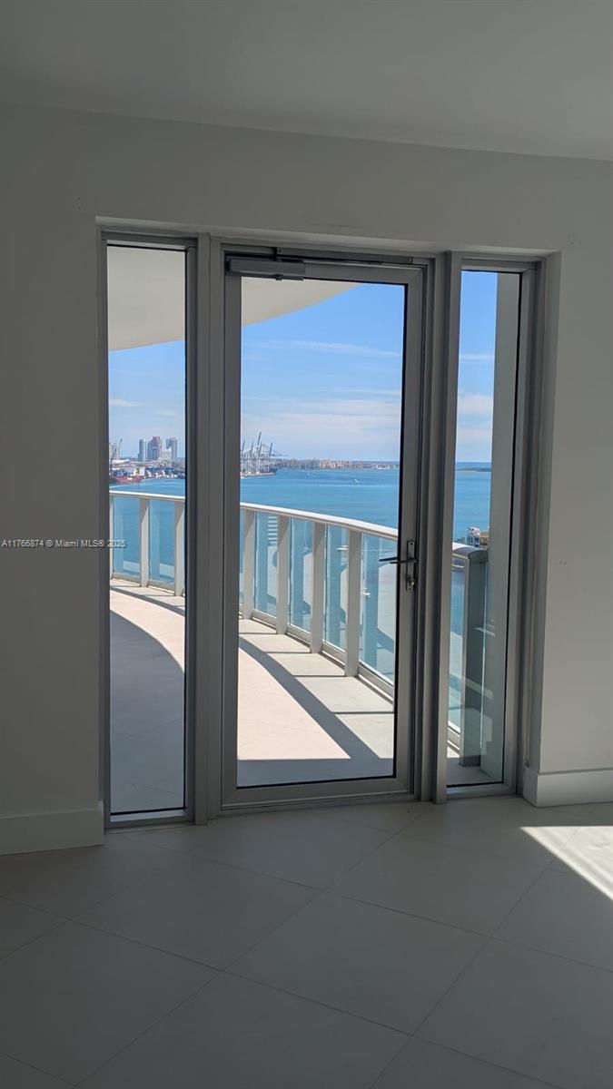 300 S Biscayne Blvd #1408, Miami FL 33131
