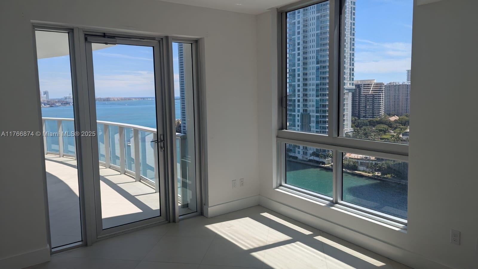 300 S Biscayne Blvd #1408, Miami FL 33131