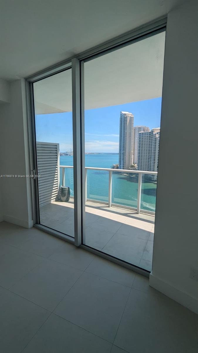 300 S Biscayne Blvd #1408, Miami FL 33131