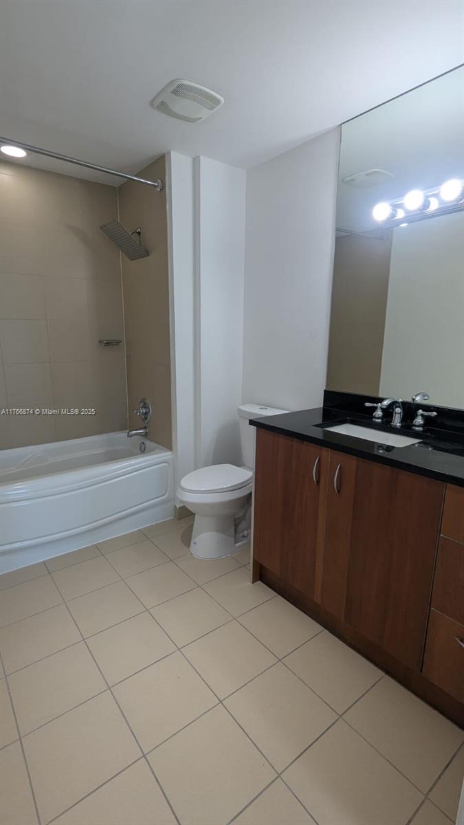 300 S Biscayne Blvd #1408, Miami FL 33131