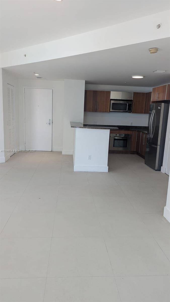 300 S Biscayne Blvd #1408, Miami FL 33131