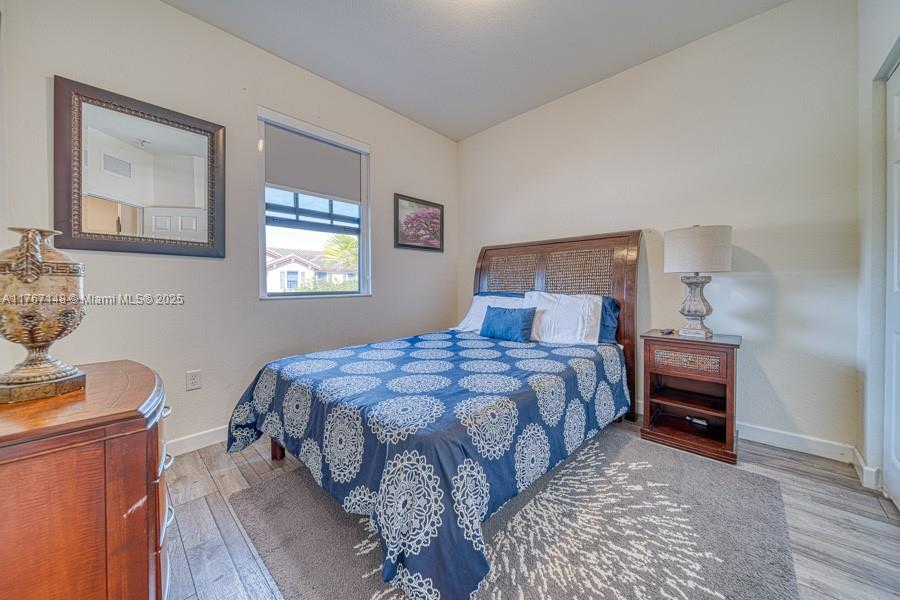 121 SE 34th Ter 121