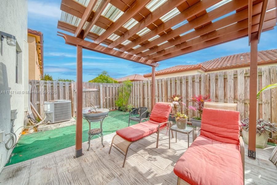 121 SE 34th Ter 121