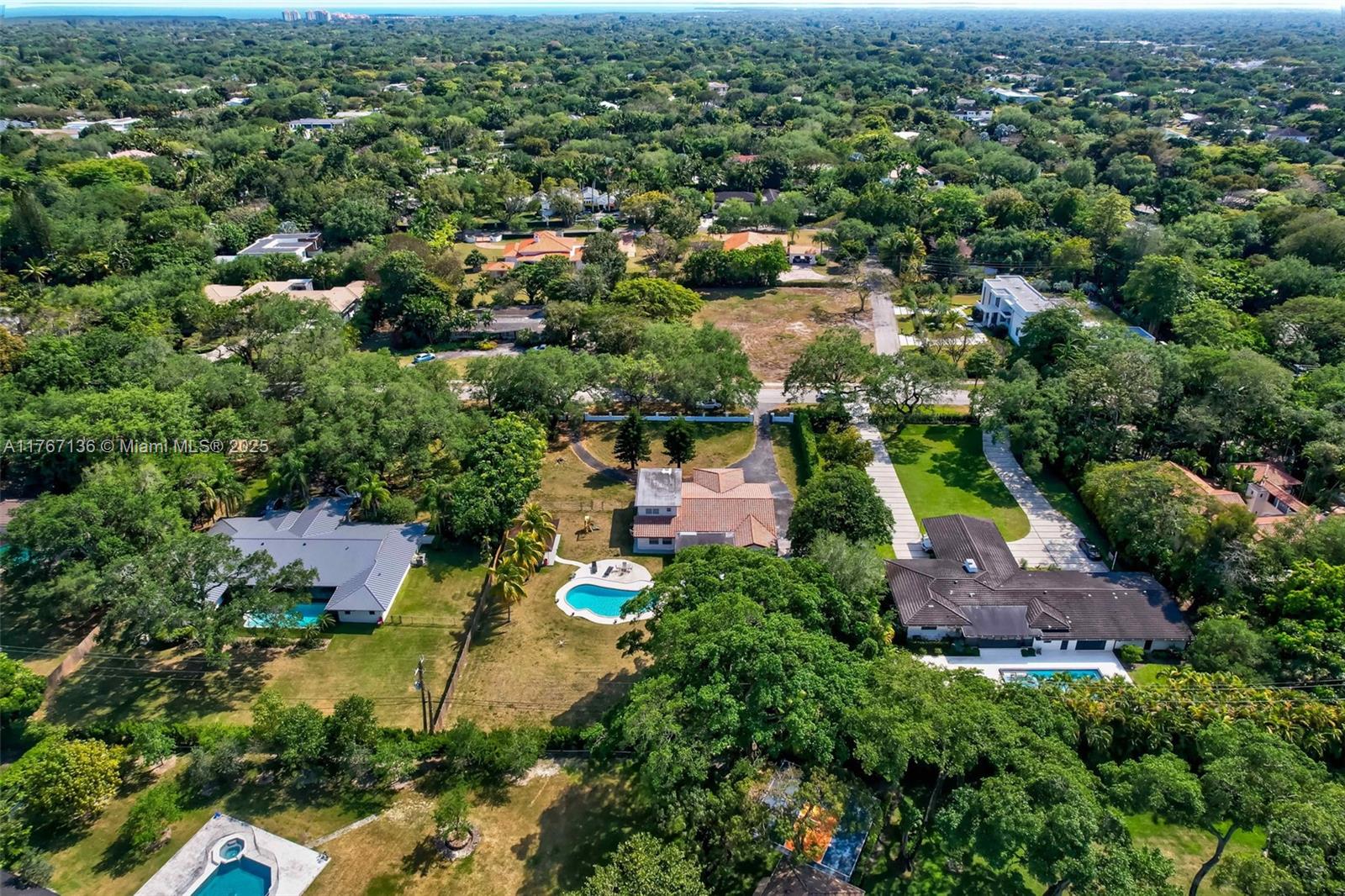 6835 SW 112th St, Pinecrest, Florida image 10