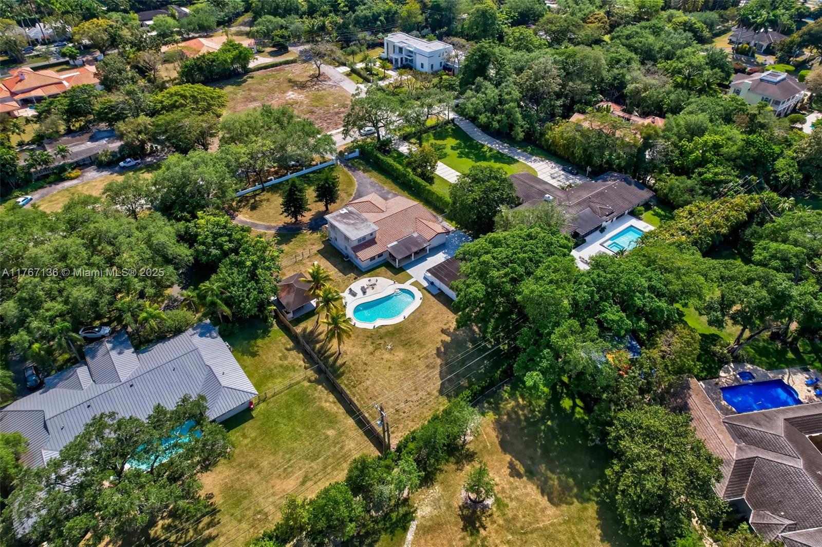 6835 SW 112th St, Pinecrest, Florida image 11