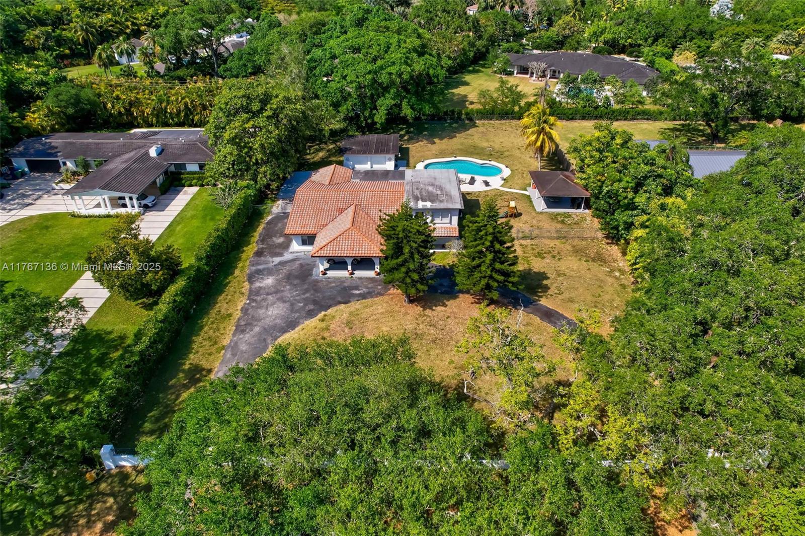 6835 SW 112th St, Pinecrest, Florida image 3