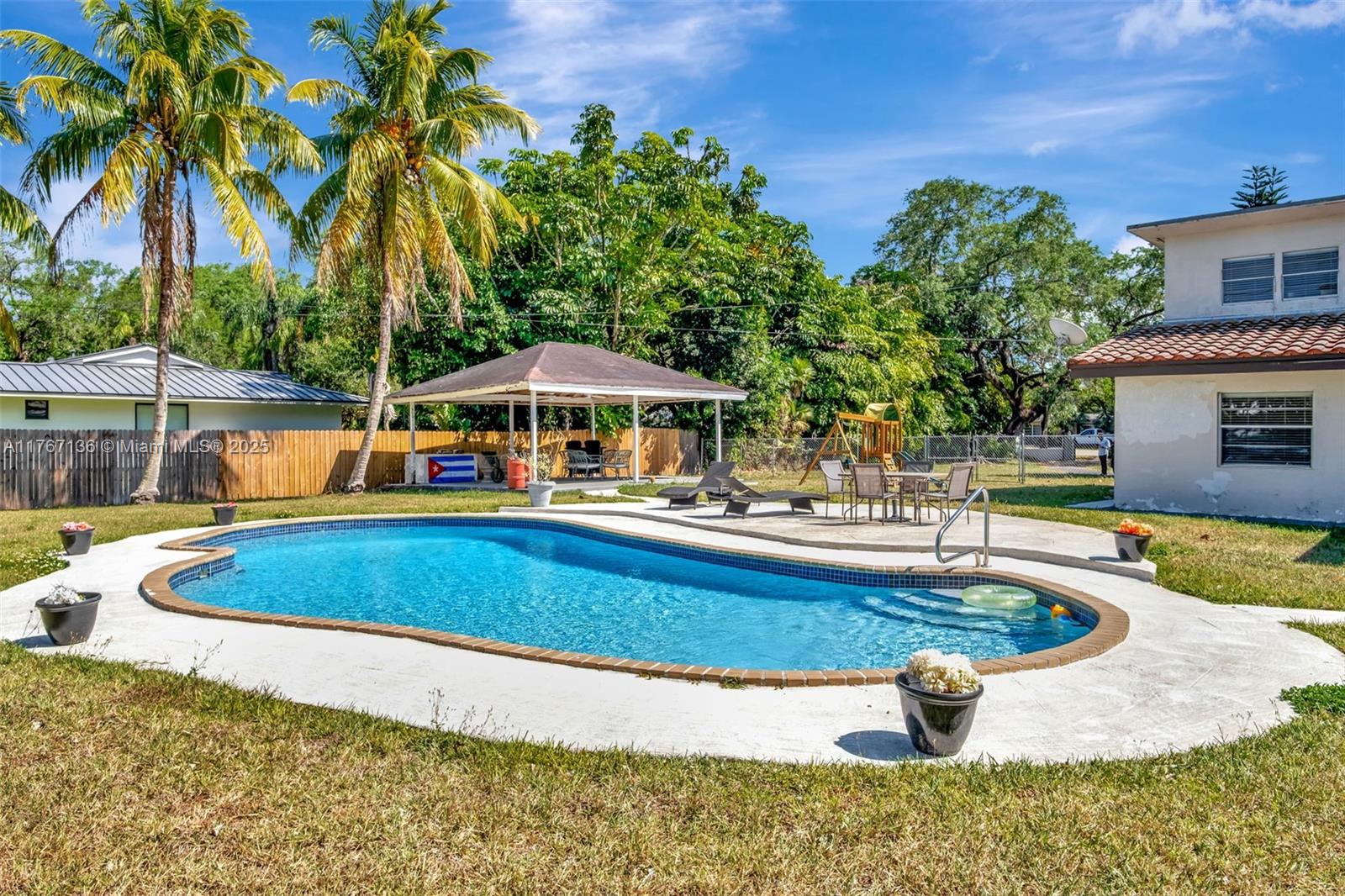 6835 SW 112th St, Pinecrest, Florida image 36