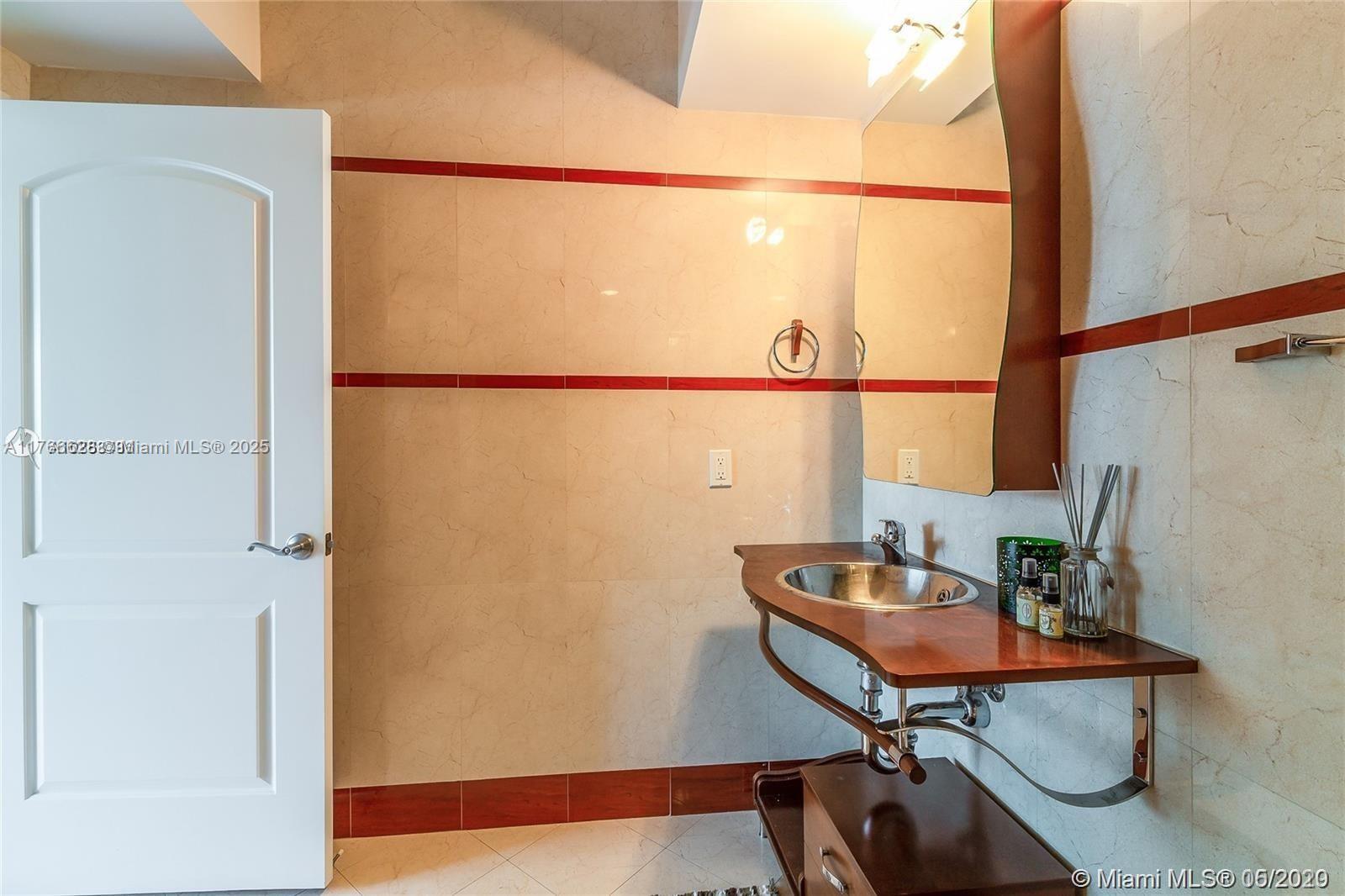 110 Washington Ave #2512, Miami Beach FL 33139