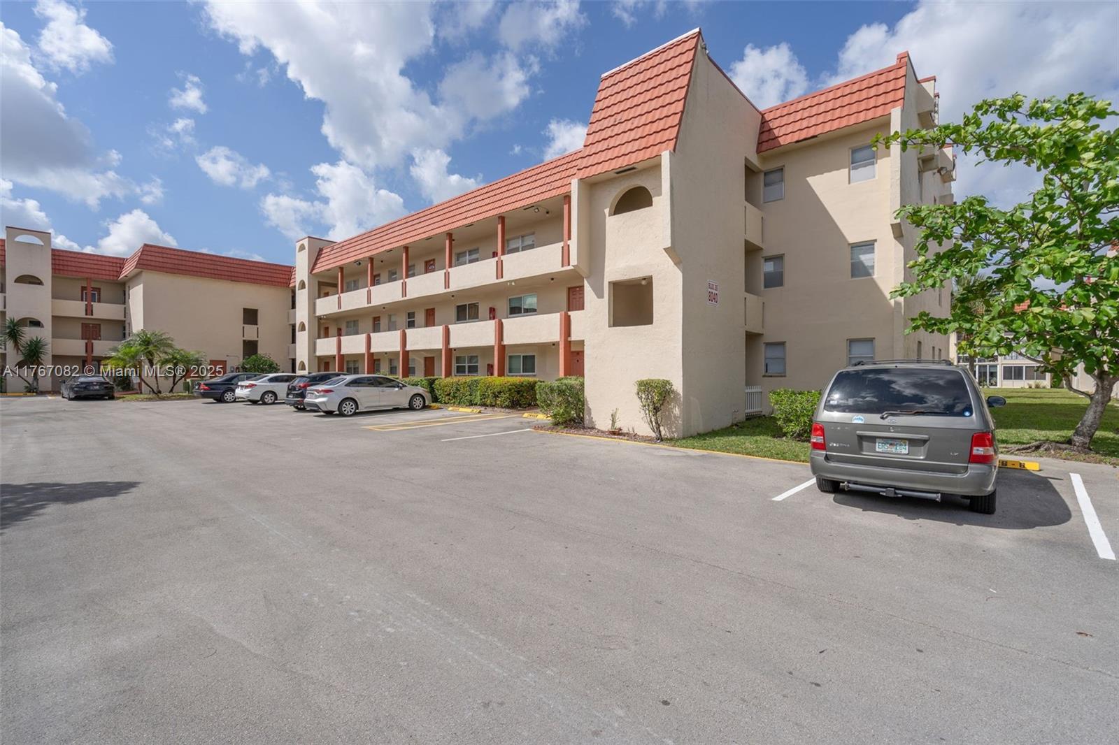 Sunrise Lakes 26 Condo