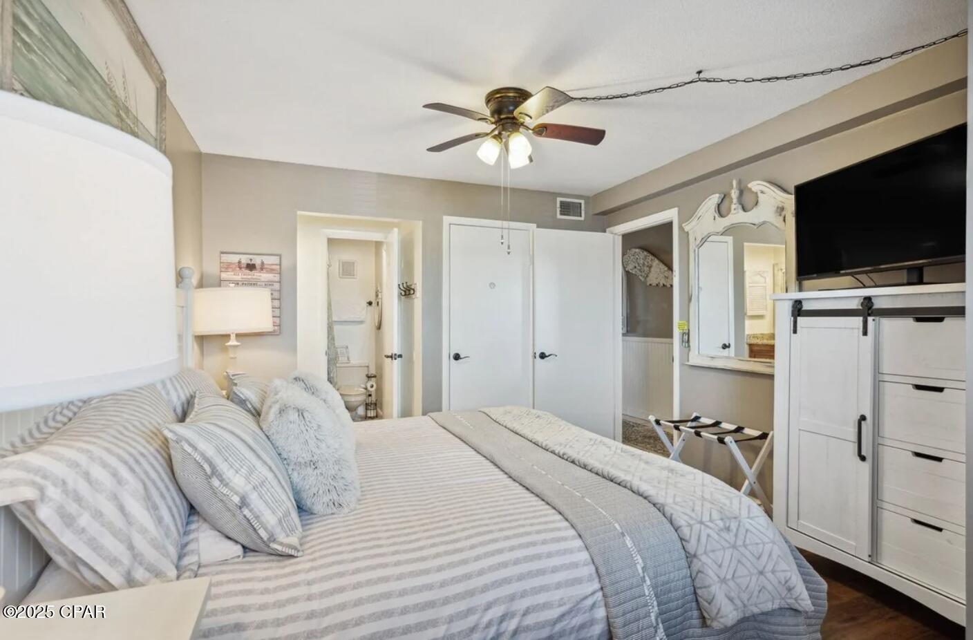 Image 6 For 8743 Thomas Drive 225