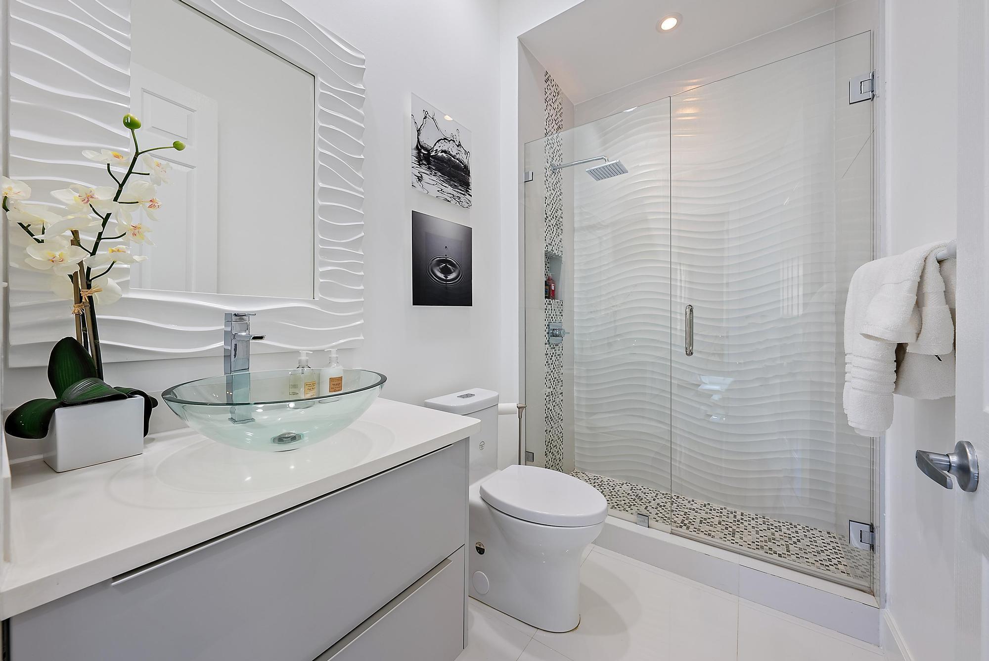 Photo 32 of home located at 8988 Lakes Boulevard, West Palm Beach FL