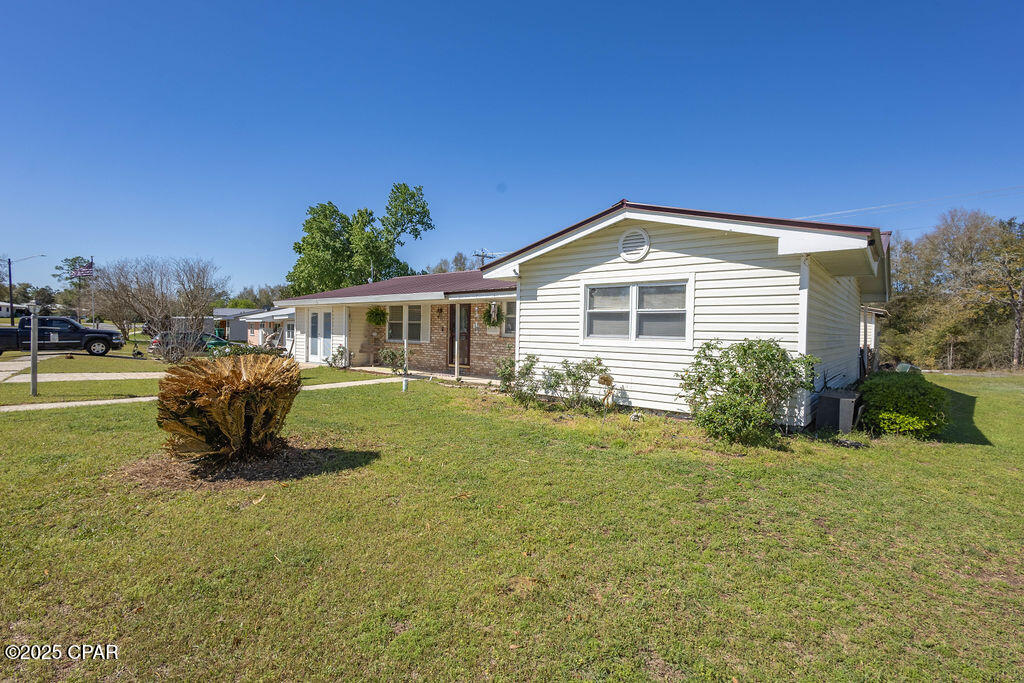 Image 3 For 1652 Sunny Hills Boulevard