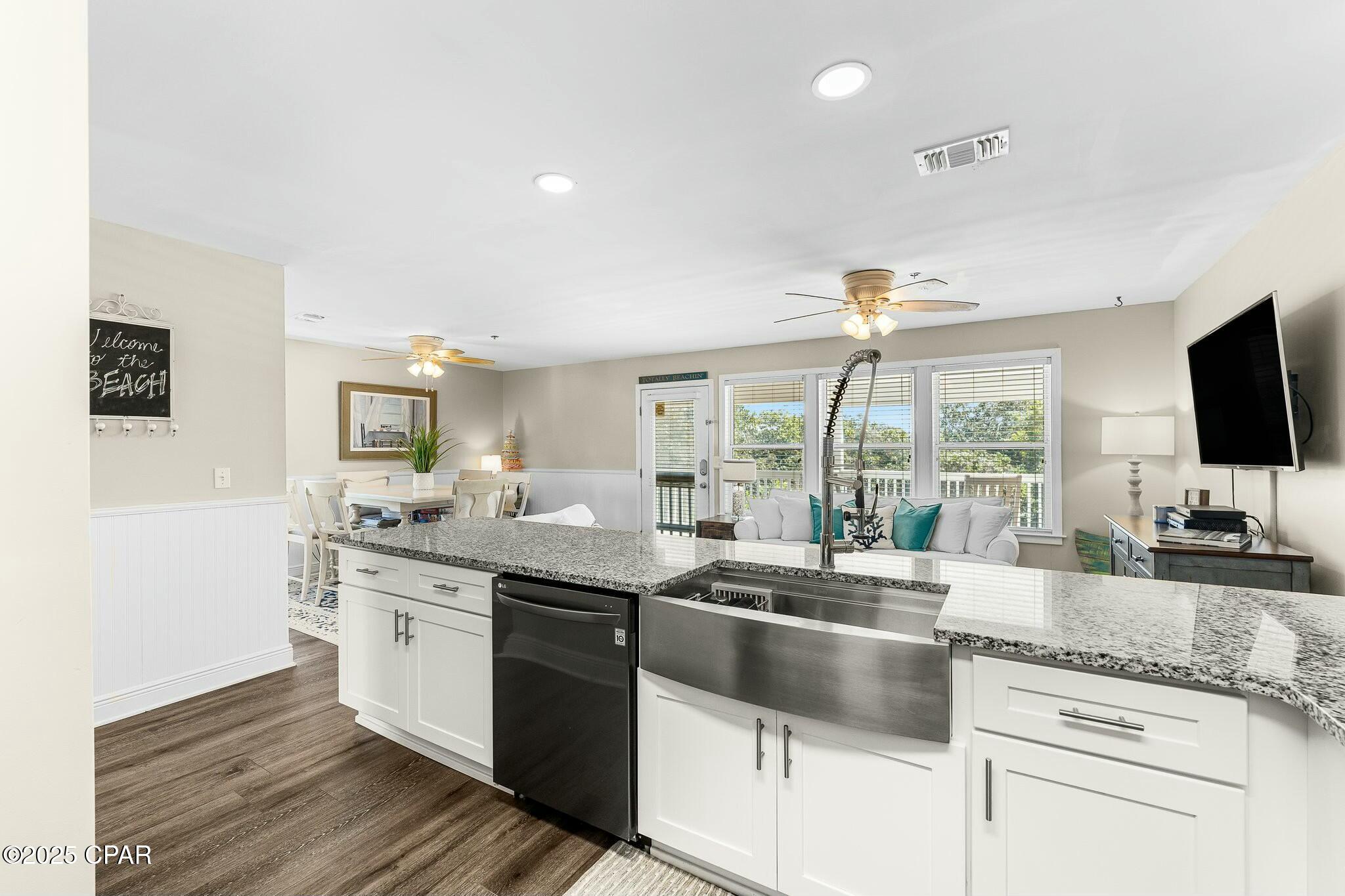 Image 14 For 17690 Front Beach Road D307