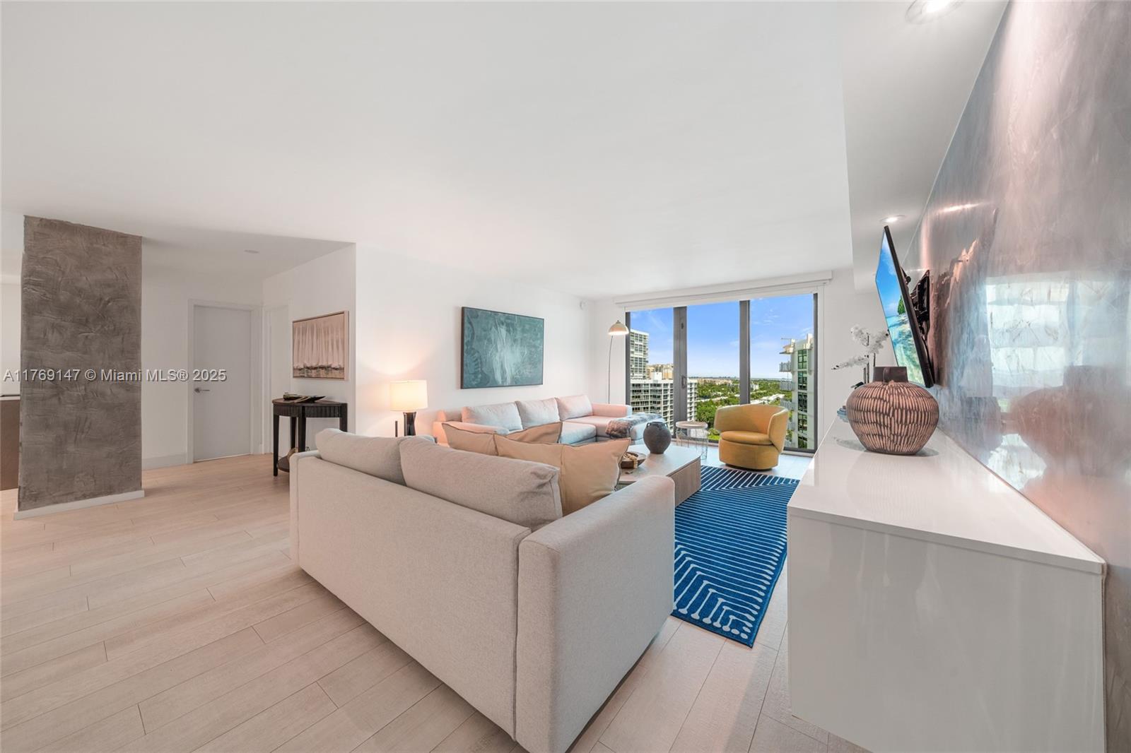 Towers Of Key Biscayne Co