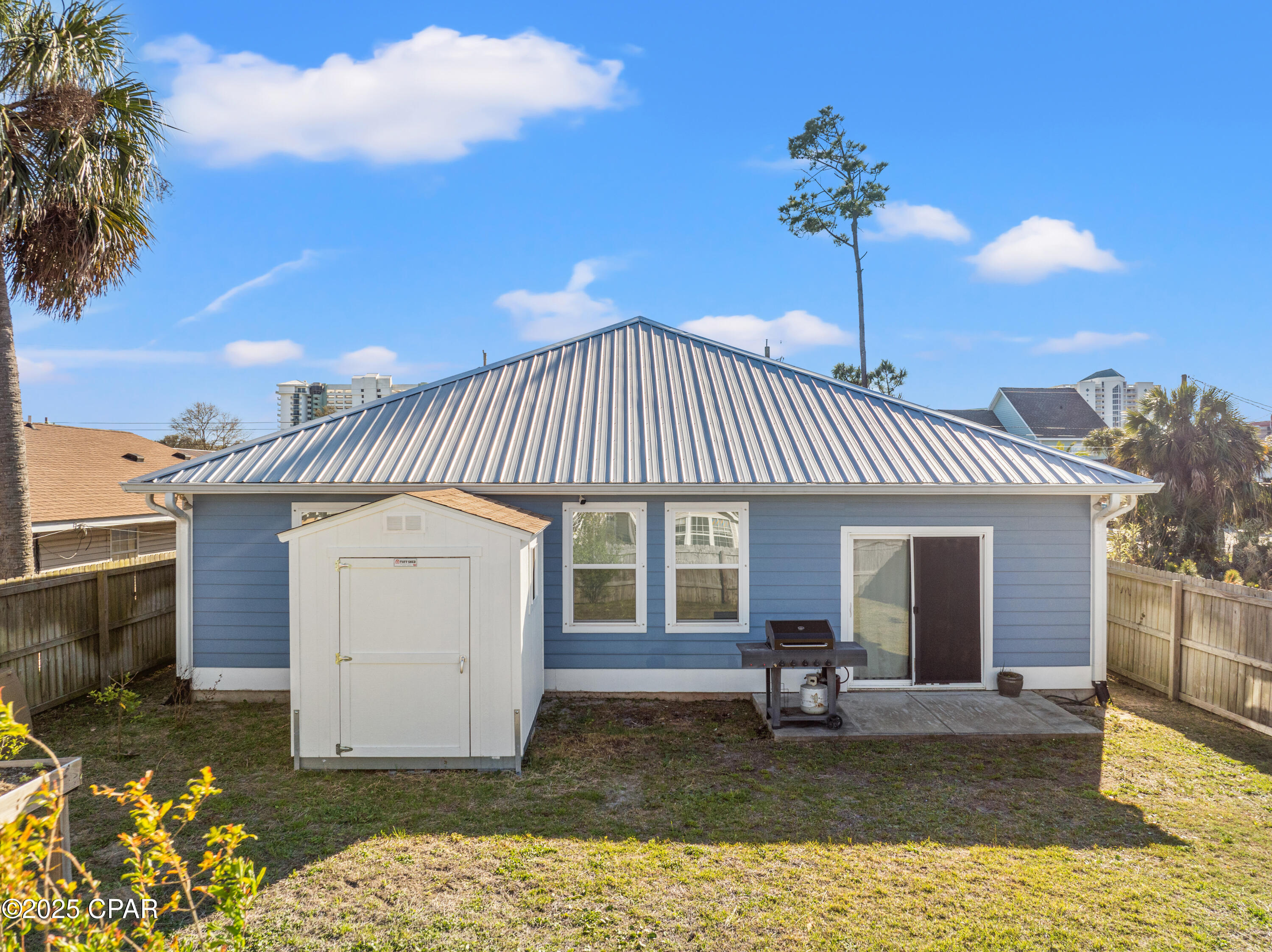 Image 32 For 6222 Pinetree Avenue