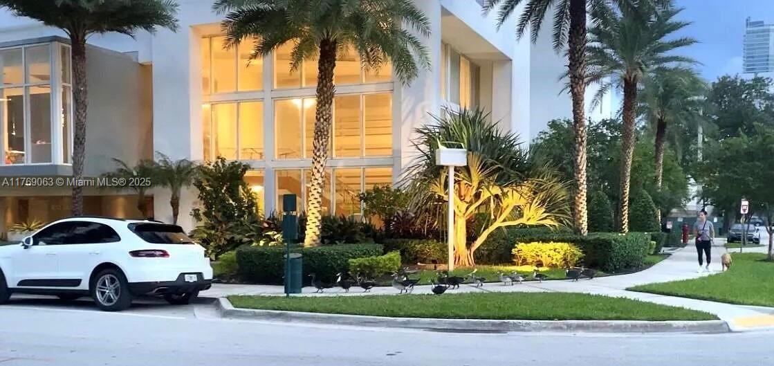 600 NE 27th St #2103, Miami FL 33137