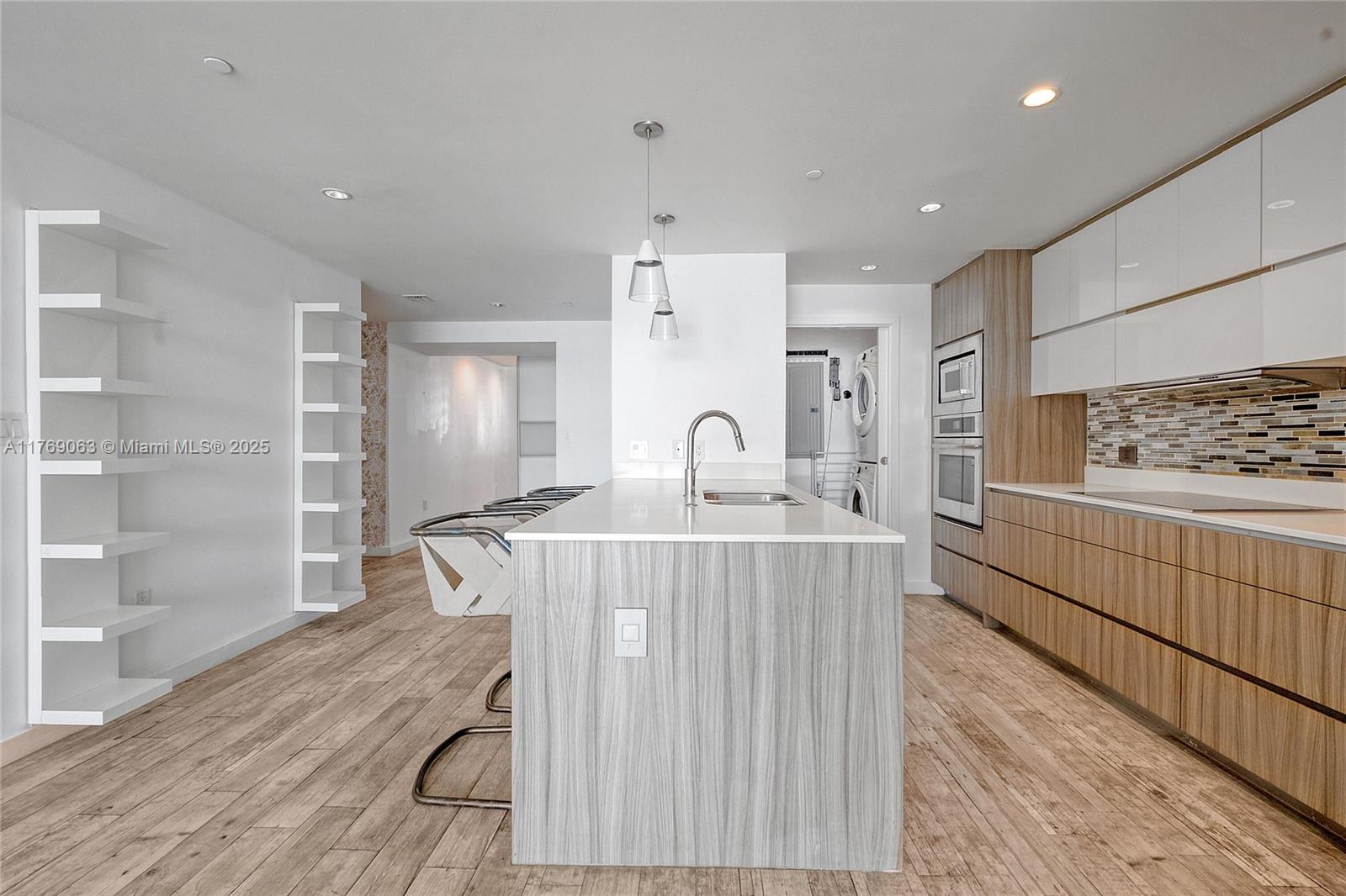 600 NE 27th St #2103, Miami FL 33137