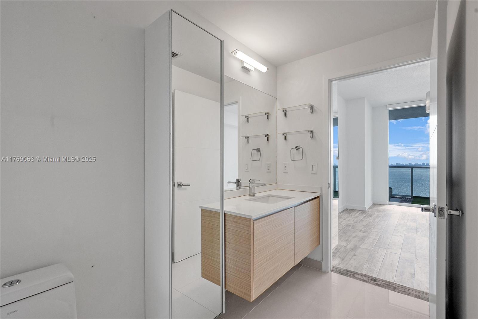 600 NE 27th St #2103, Miami FL 33137