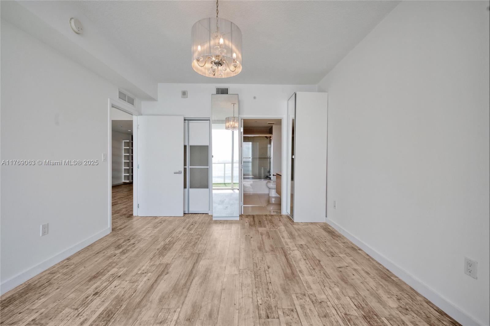 600 NE 27th St #2103, Miami FL 33137