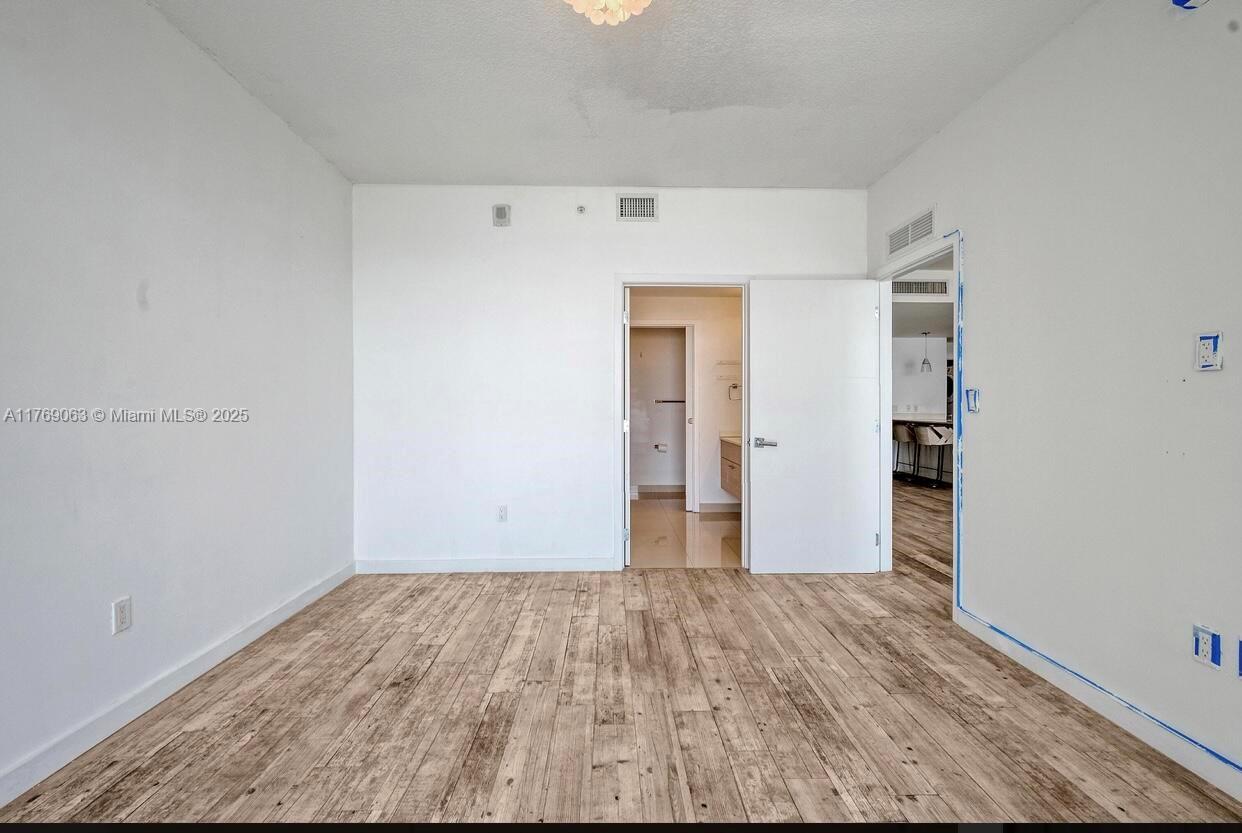 600 NE 27th St #2103, Miami FL 33137