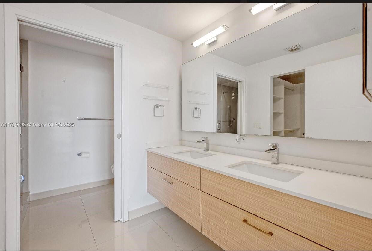 600 NE 27th St #2103, Miami FL 33137