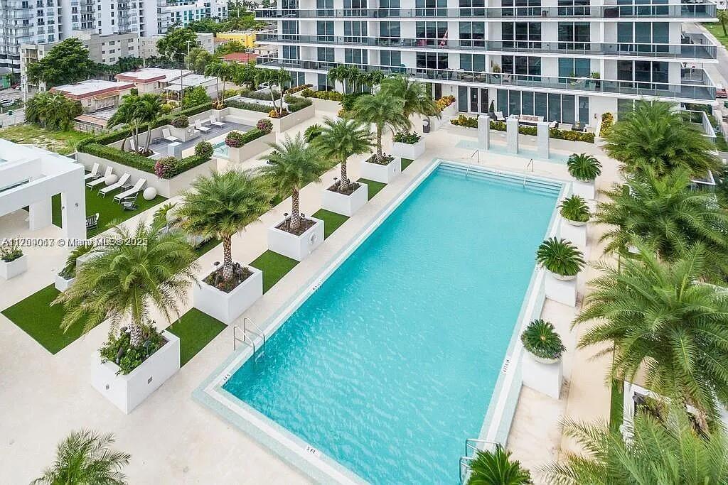 600 NE 27th St #2103, Miami FL 33137