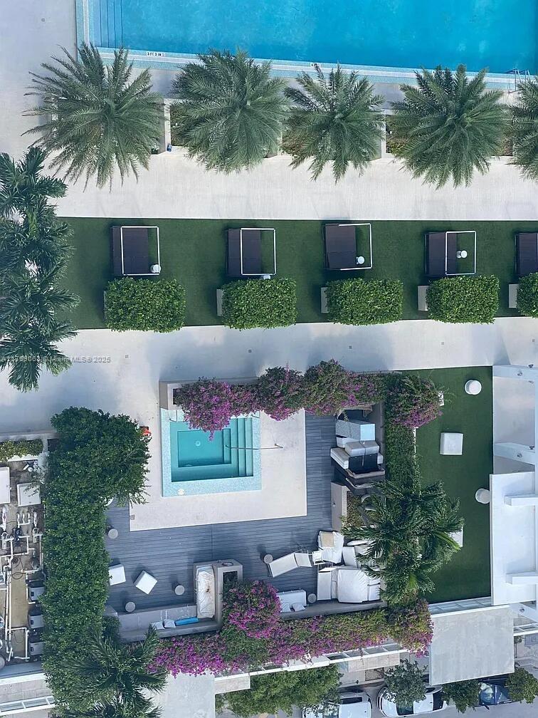 600 NE 27th St #2103, Miami FL 33137
