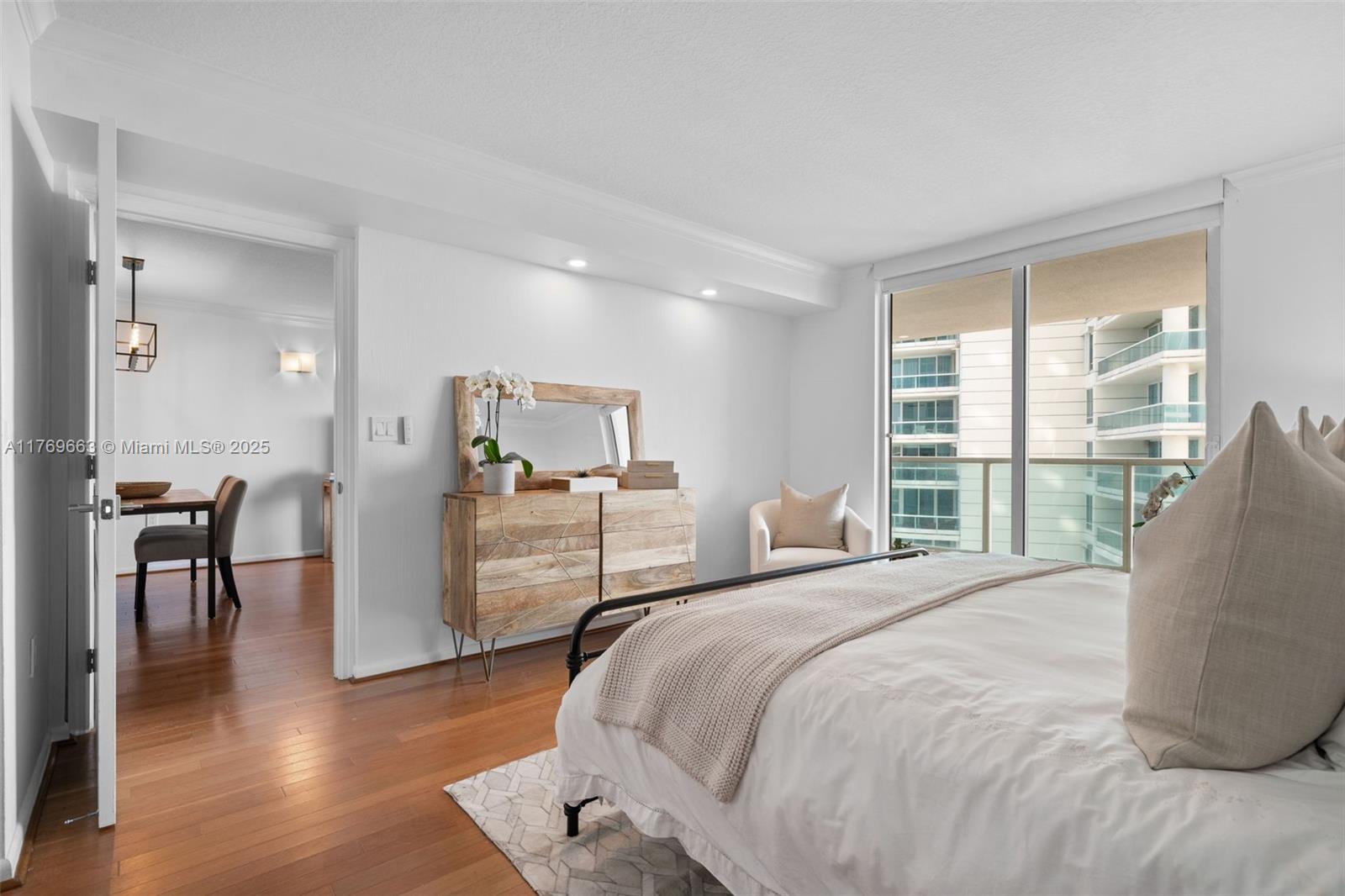 2101 Brickell Ave #1809, Miami FL 33129
