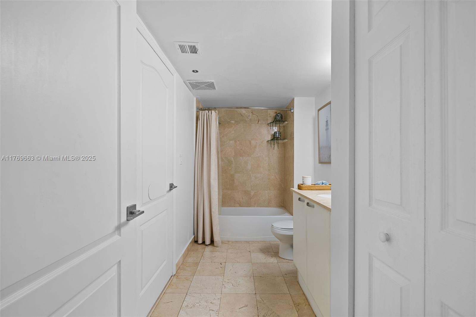 2101 Brickell Ave #1809, Miami FL 33129