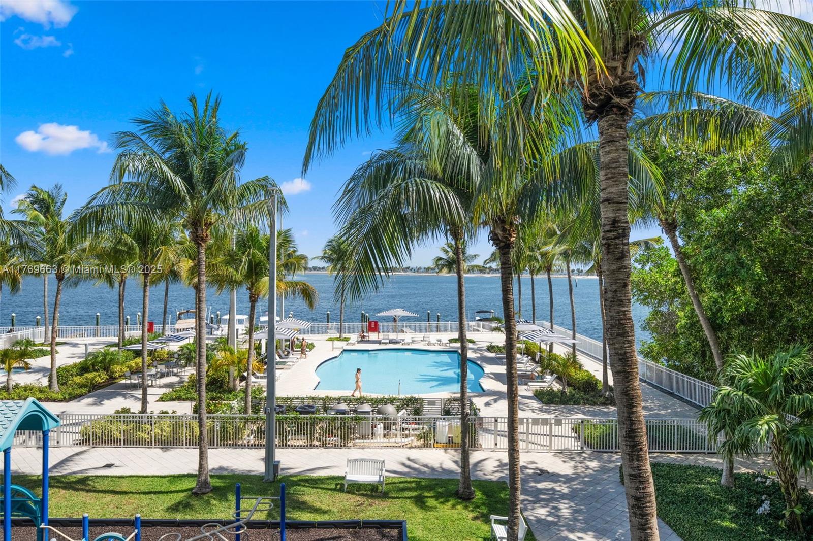 2101 Brickell Ave #1809, Miami FL 33129