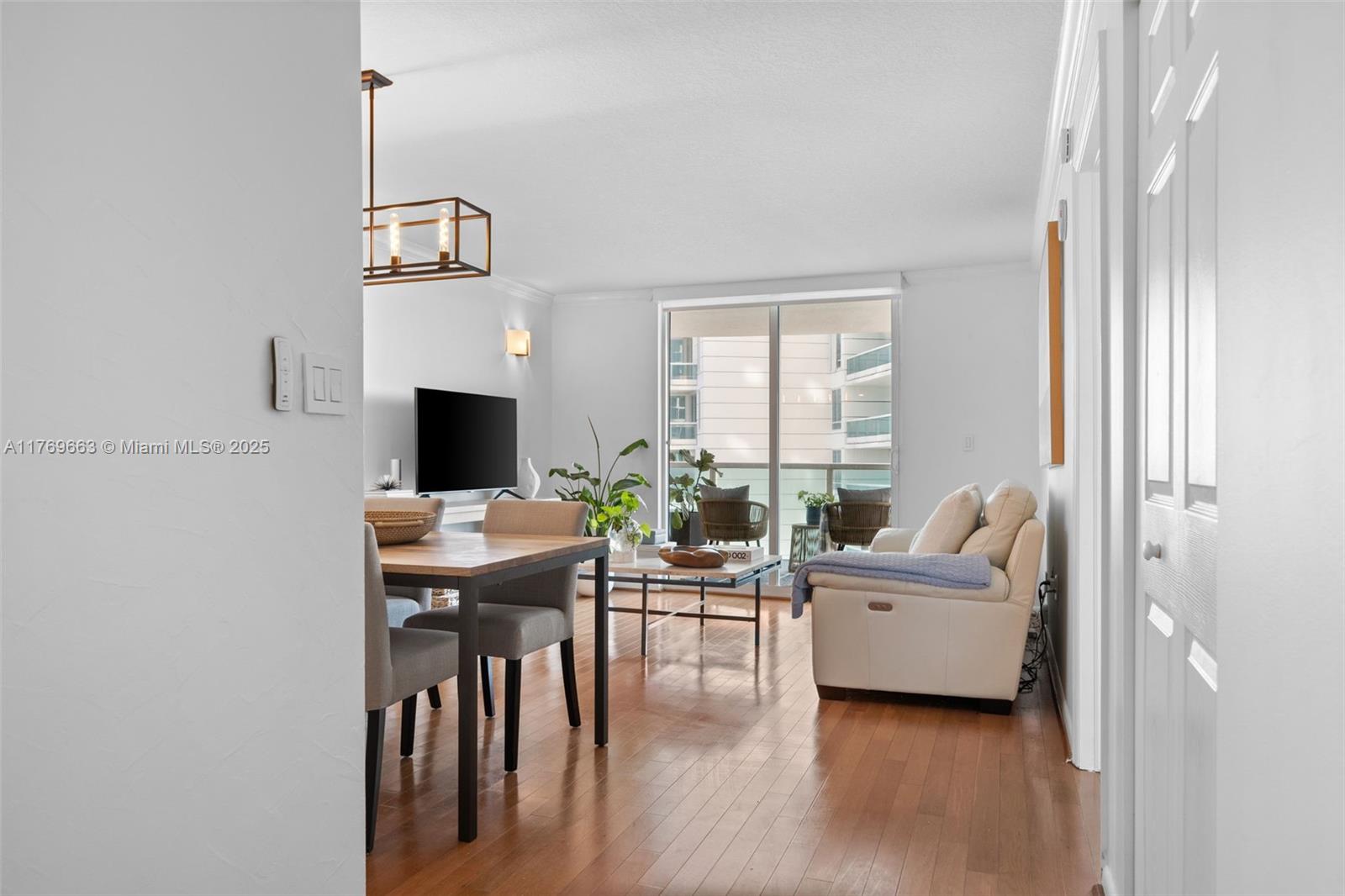 2101 Brickell Ave #1809, Miami FL 33129
