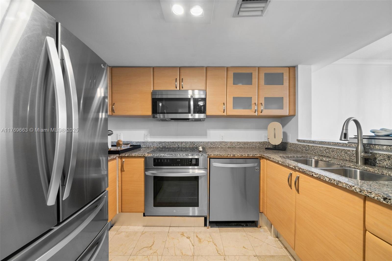 2101 Brickell Ave #1809, Miami FL 33129