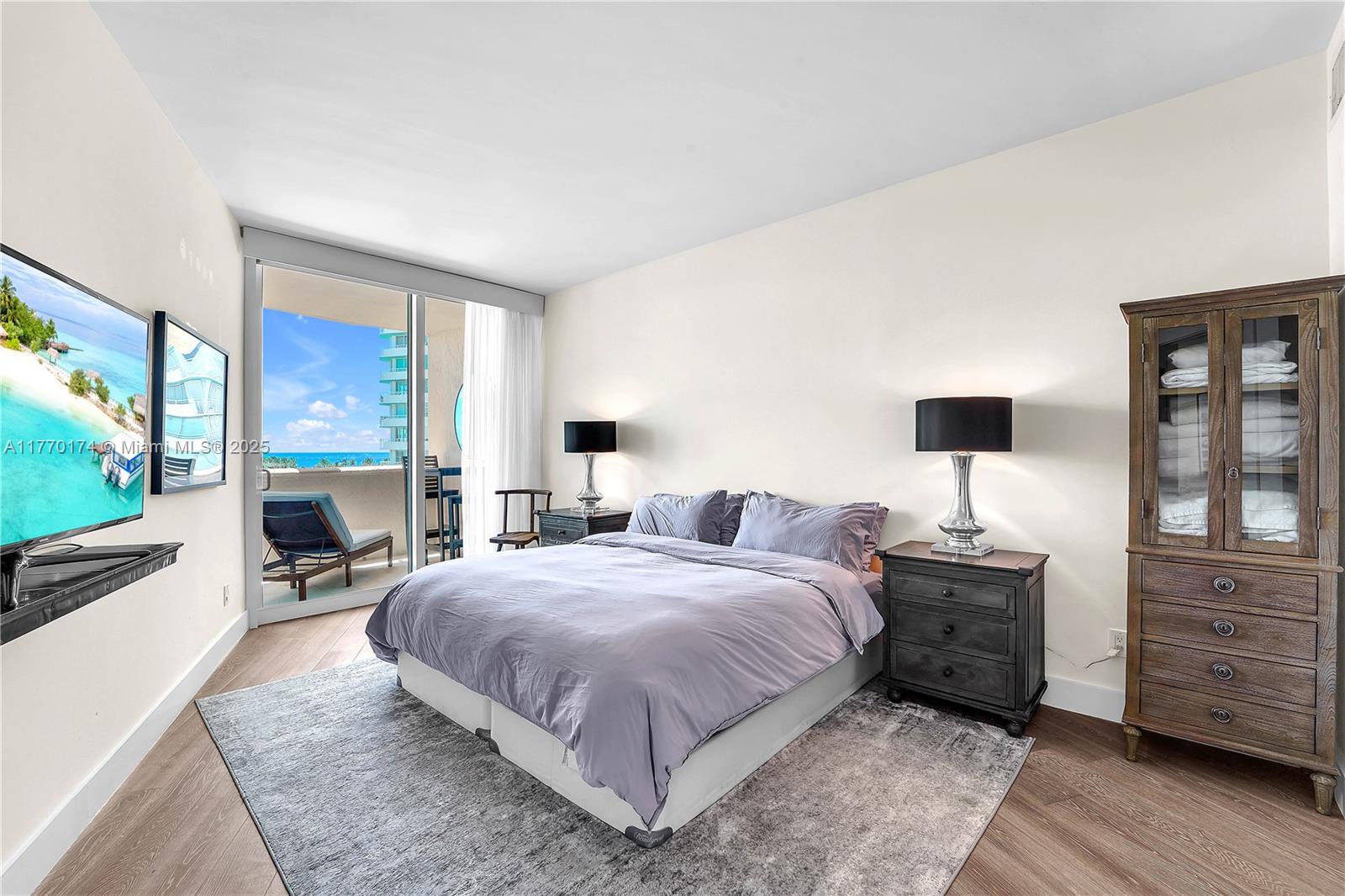 300 S POINTE DR #809, Miami Beach FL 33139