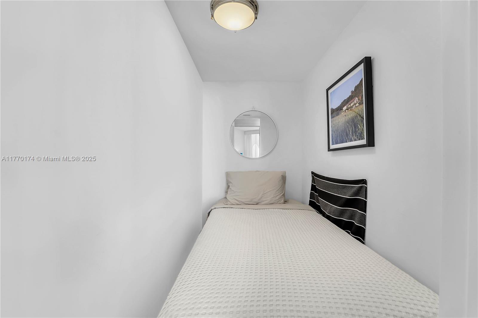 300 S POINTE DR #809, Miami Beach FL 33139