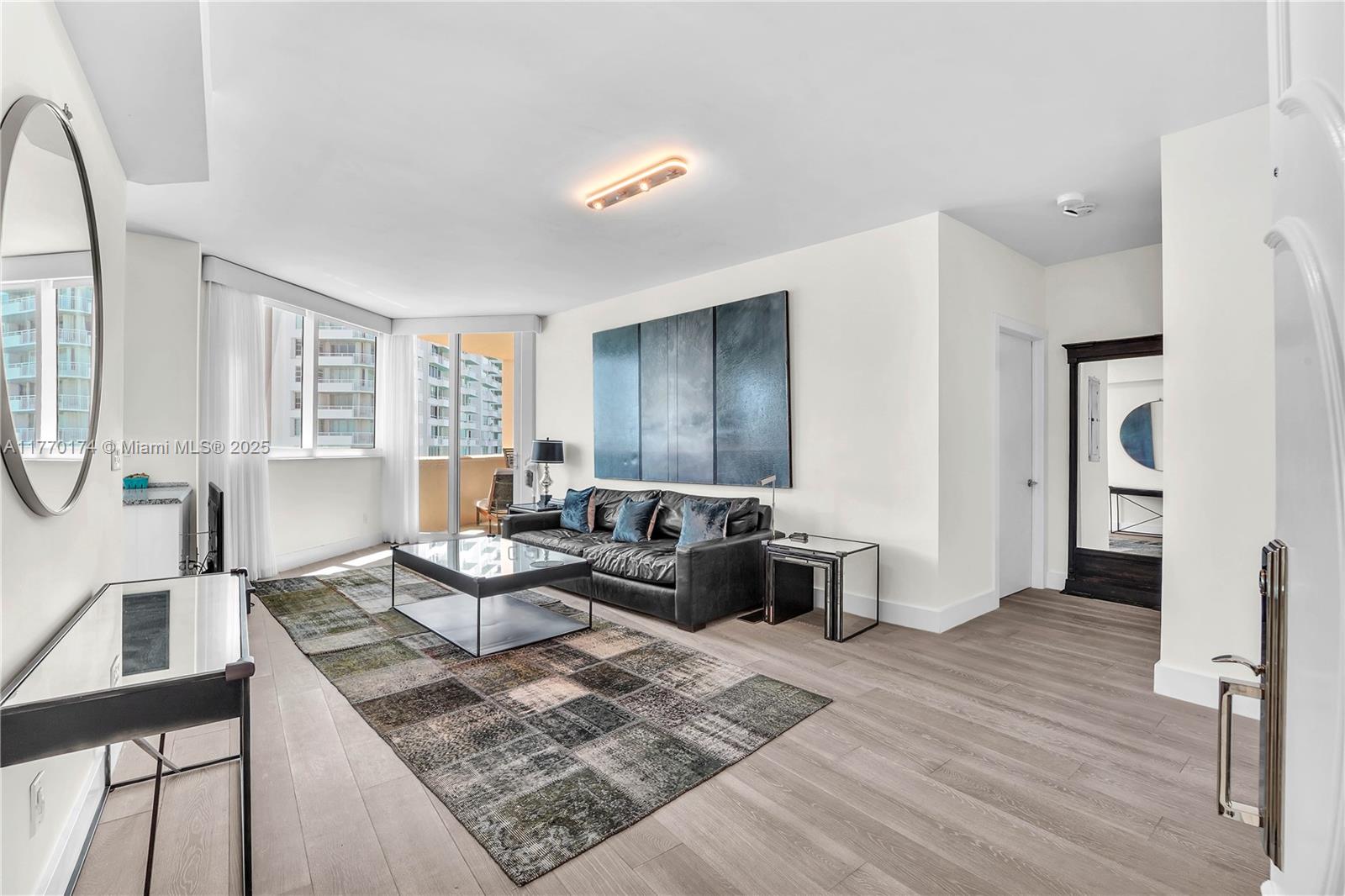 300 S POINTE DR #809, Miami Beach FL 33139