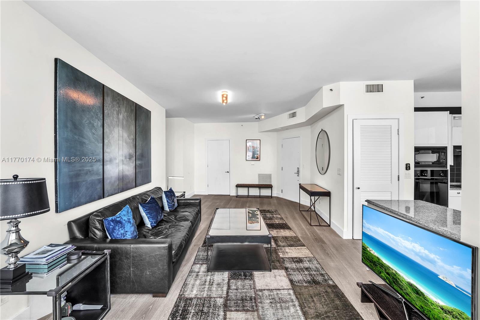 300 S POINTE DR #809, Miami Beach FL 33139