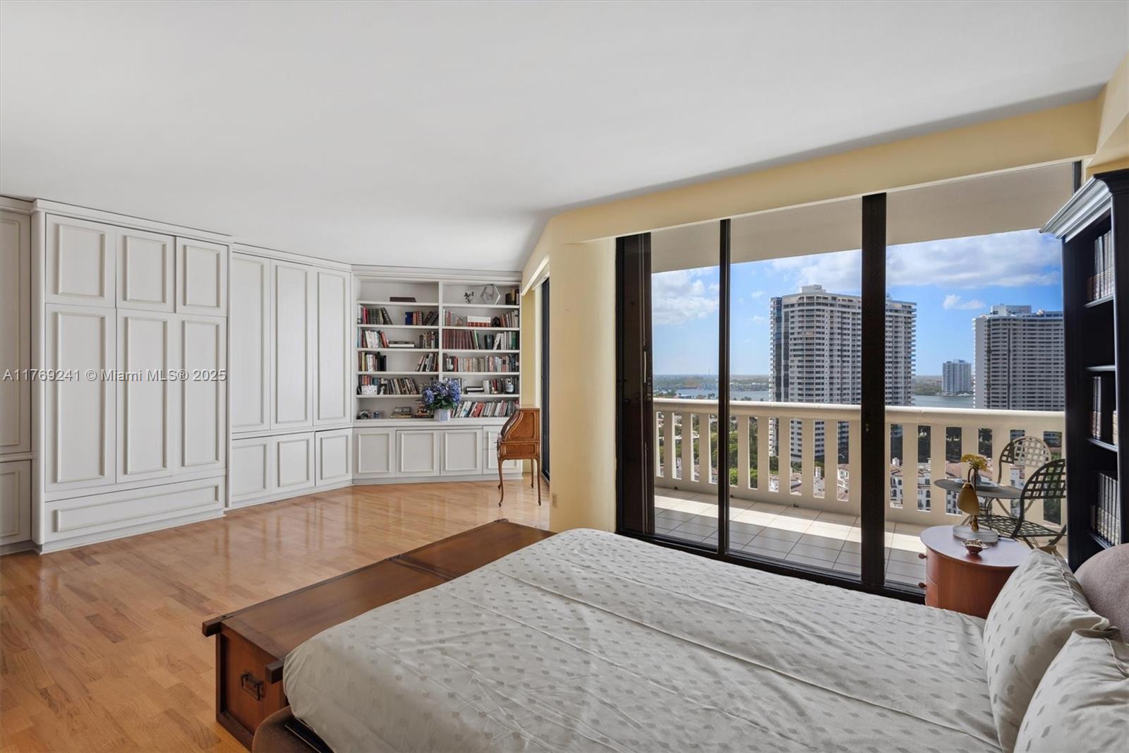 3000 Island Blvd #1902, Aventura FL 33160