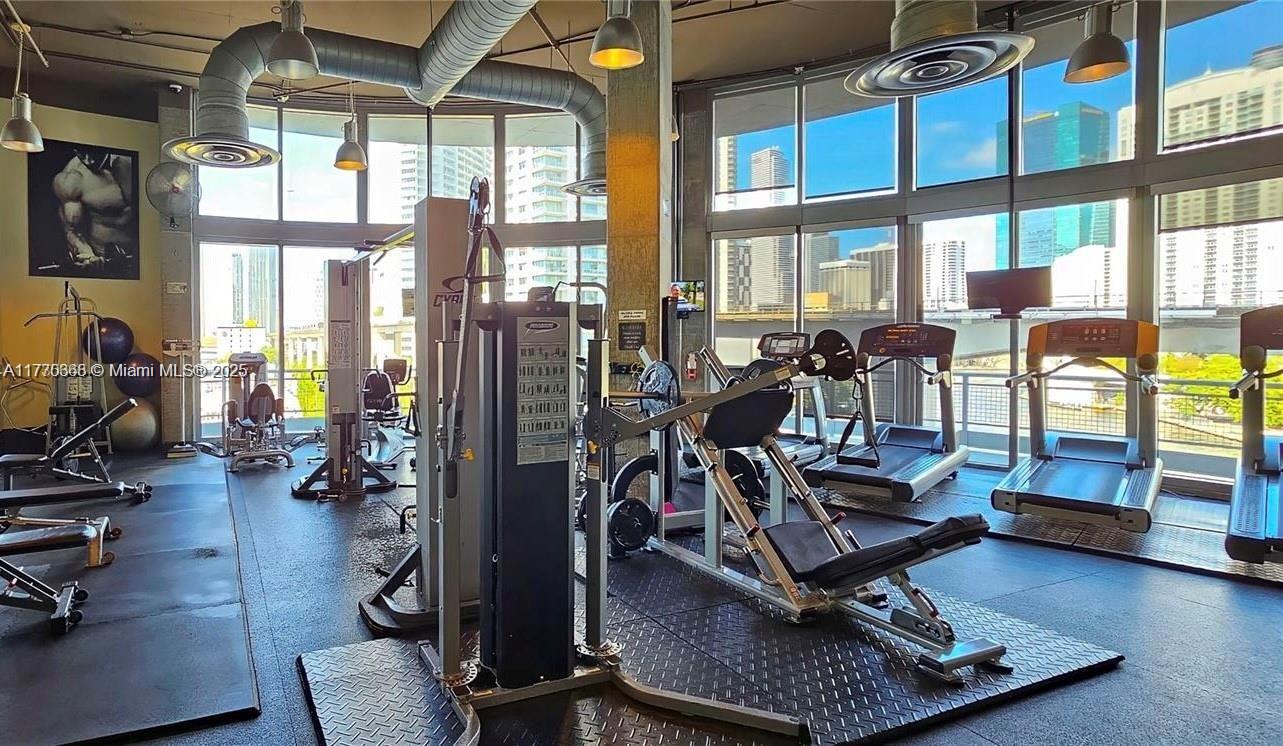 690 SW 1st Ct #1518, Miami FL 33130