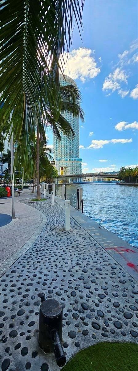 690 SW 1st Ct #1518, Miami FL 33130