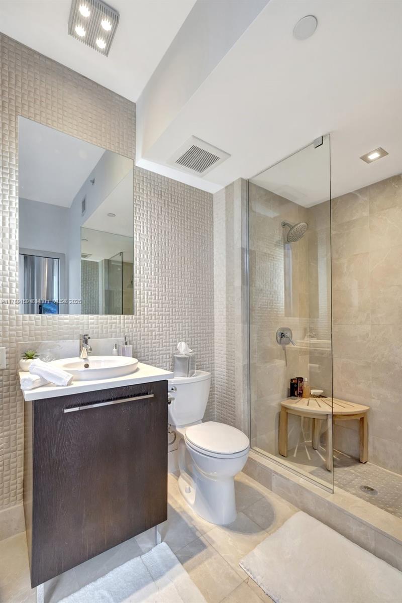 17121 Collins Ave #808, Sunny Isles Beach FL 33160