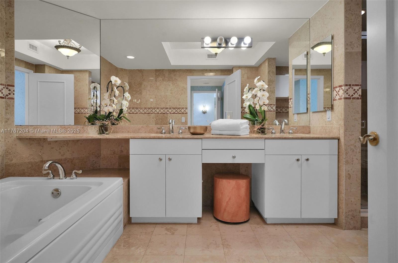 4779 Collins Ave #804, Miami Beach FL 33140