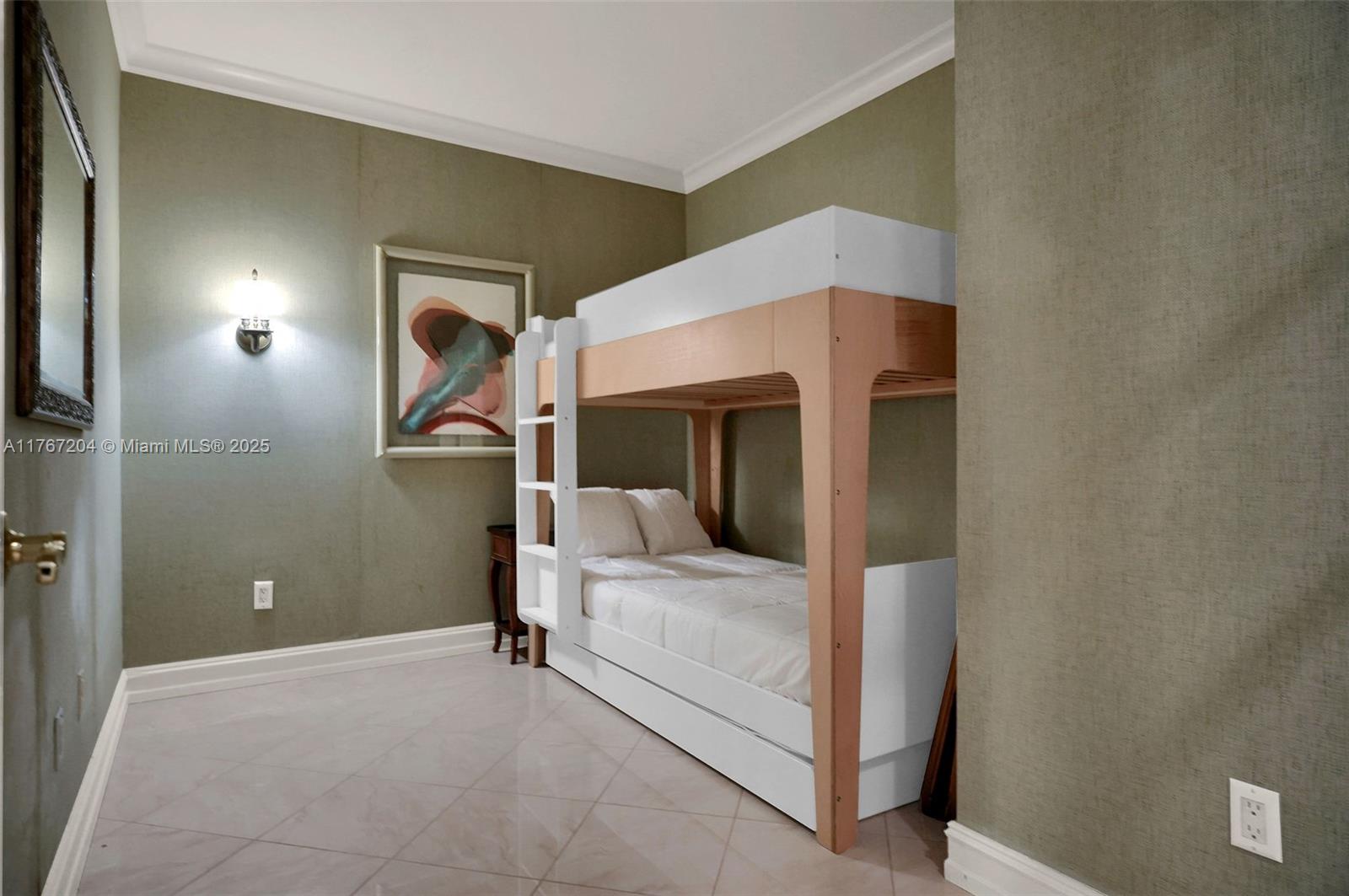 4779 Collins Ave #804, Miami Beach FL 33140
