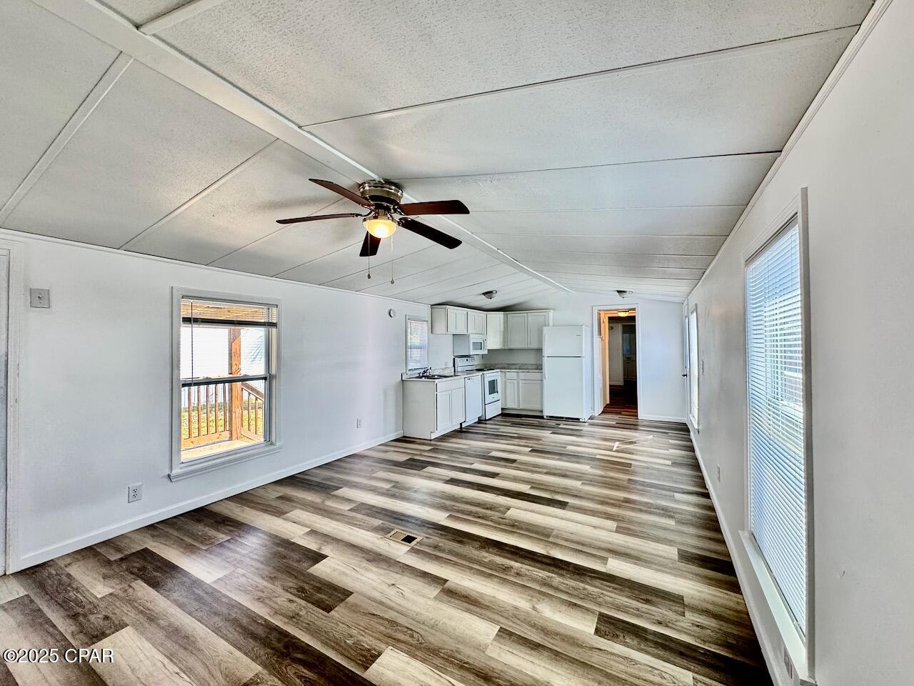 Image 18 For 325 Hibiscus Drive