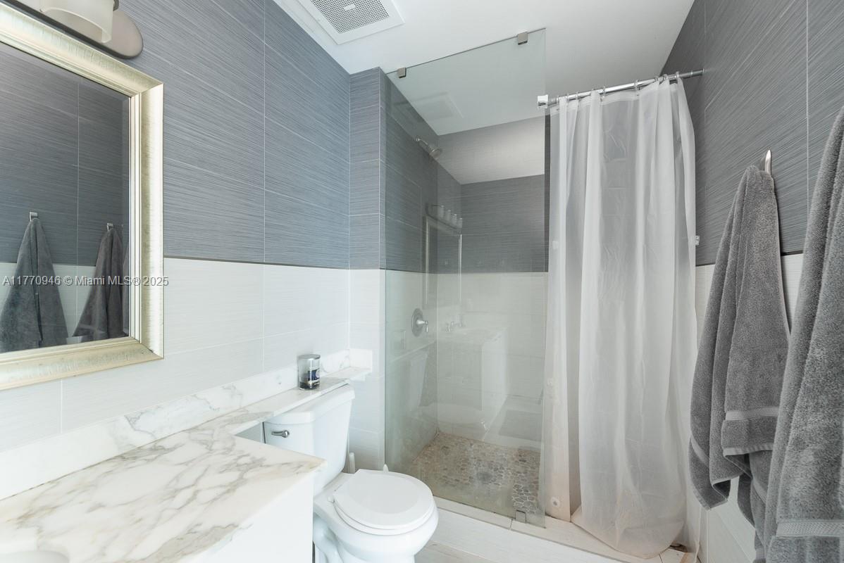 234 NE 3rd St #1502, Miami FL 33132